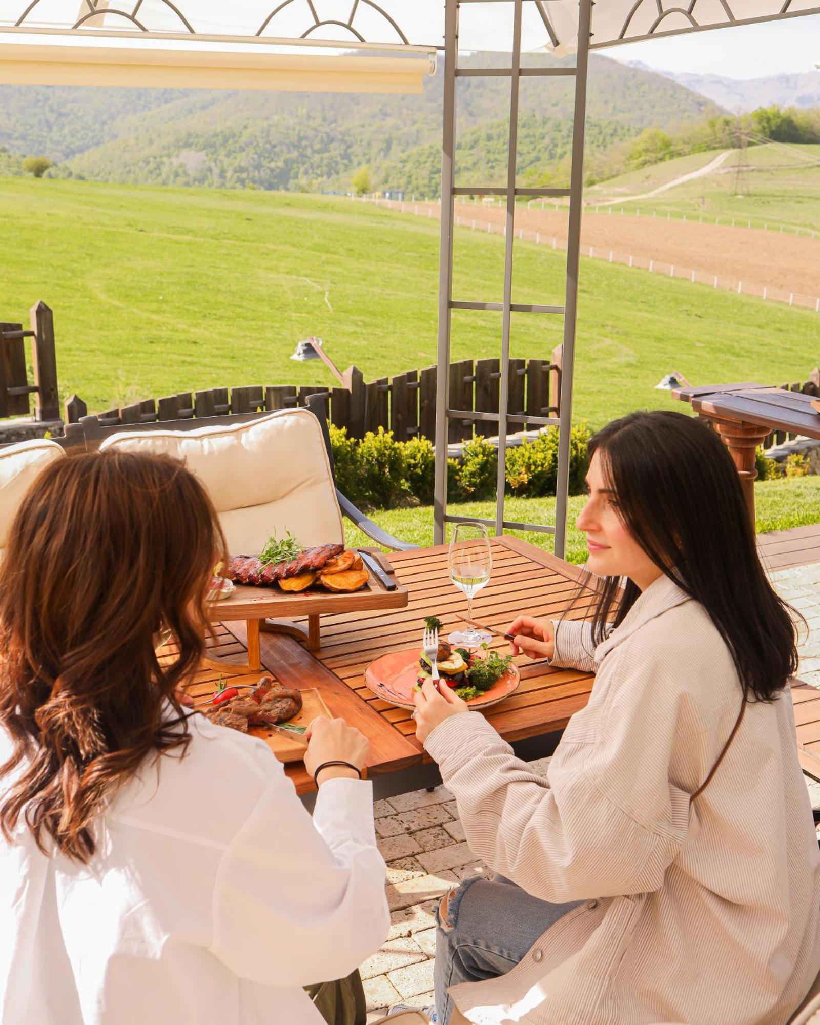 Alpine Castle Hotel Dilijan Εξωτερικό φωτογραφία